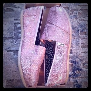 TOMS Women's Pink Glitter Canvas 8